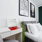 Lumina 2-room Near Zlote Tarasy *