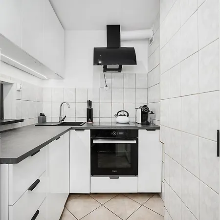 Lumina 2-room Near Zlote Tarasy * Warschau