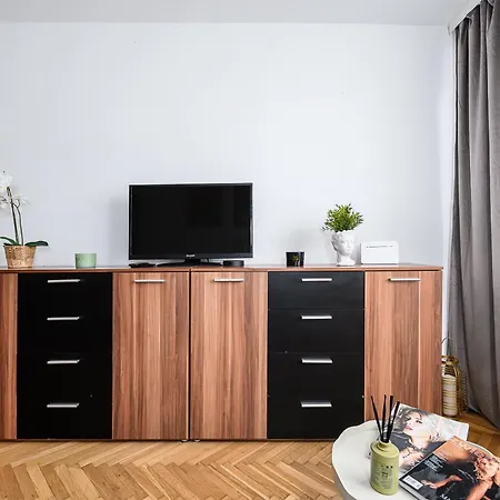 Lumina 2-room Near Zlote Tarasy Lägenhet *