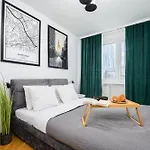 Lumina 2-room Near Zlote Tarasy * Warszawa